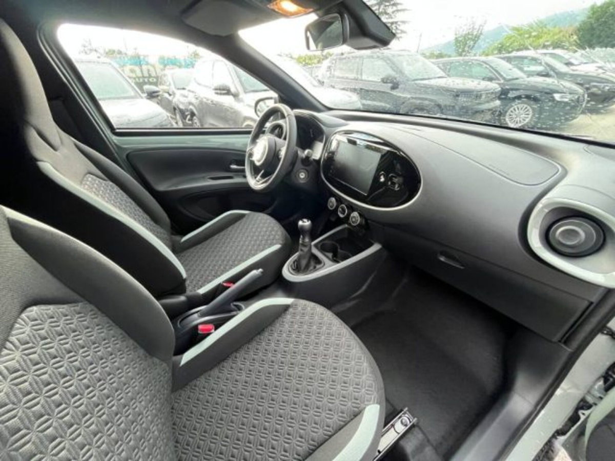 Toyota Aygo X 1.0 VVT-i 72 CV 5 porte Limited Air (20)