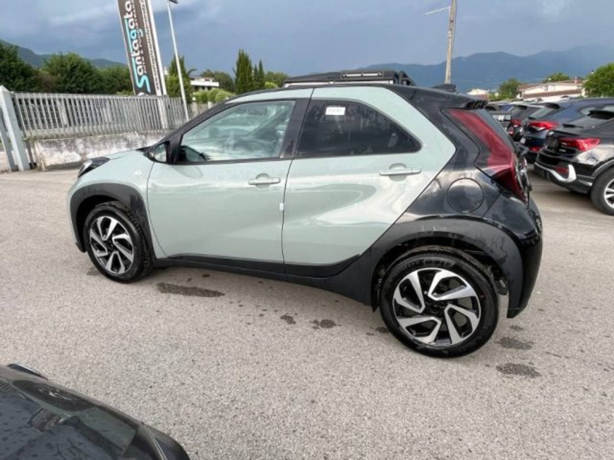 Toyota Aygo X 1.0 VVT-i 72 CV 5 porte Limited Air (7)