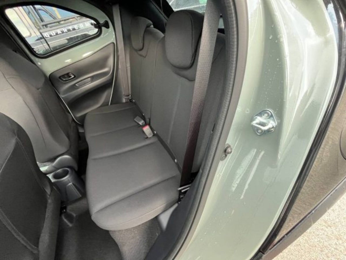 Toyota Aygo X 1.0 VVT-i 72 CV 5 porte Limited Air (8)