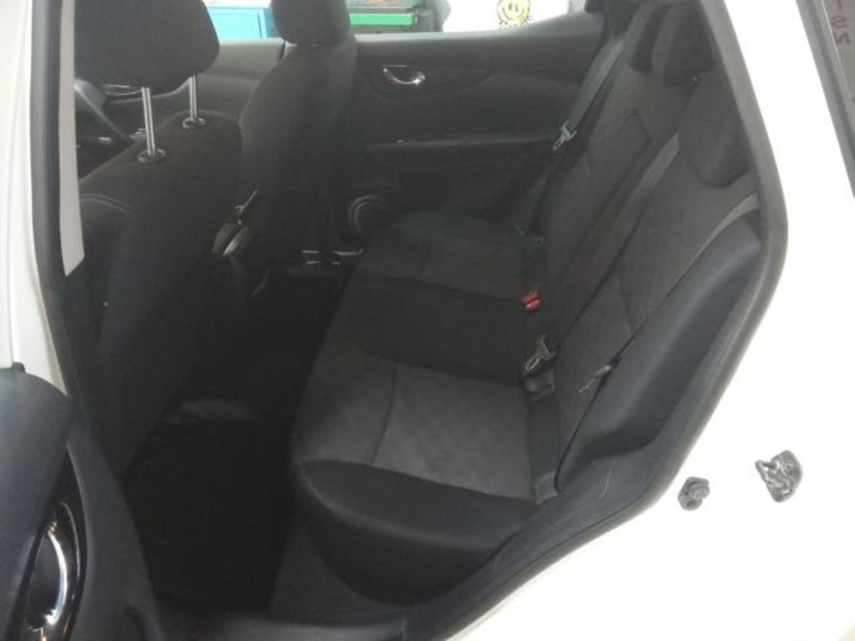 Nissan Qashqai 1.5 dCi Acenta (14)