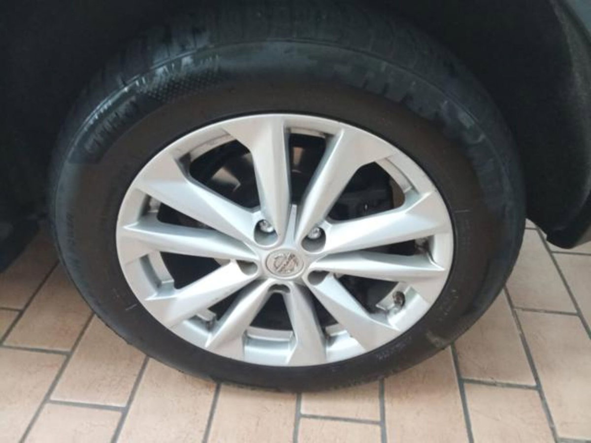Nissan Qashqai 1.5 dCi Acenta (17)