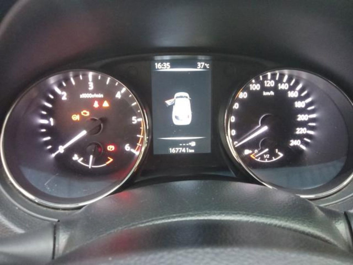 Nissan Qashqai 1.5 dCi Acenta (9)