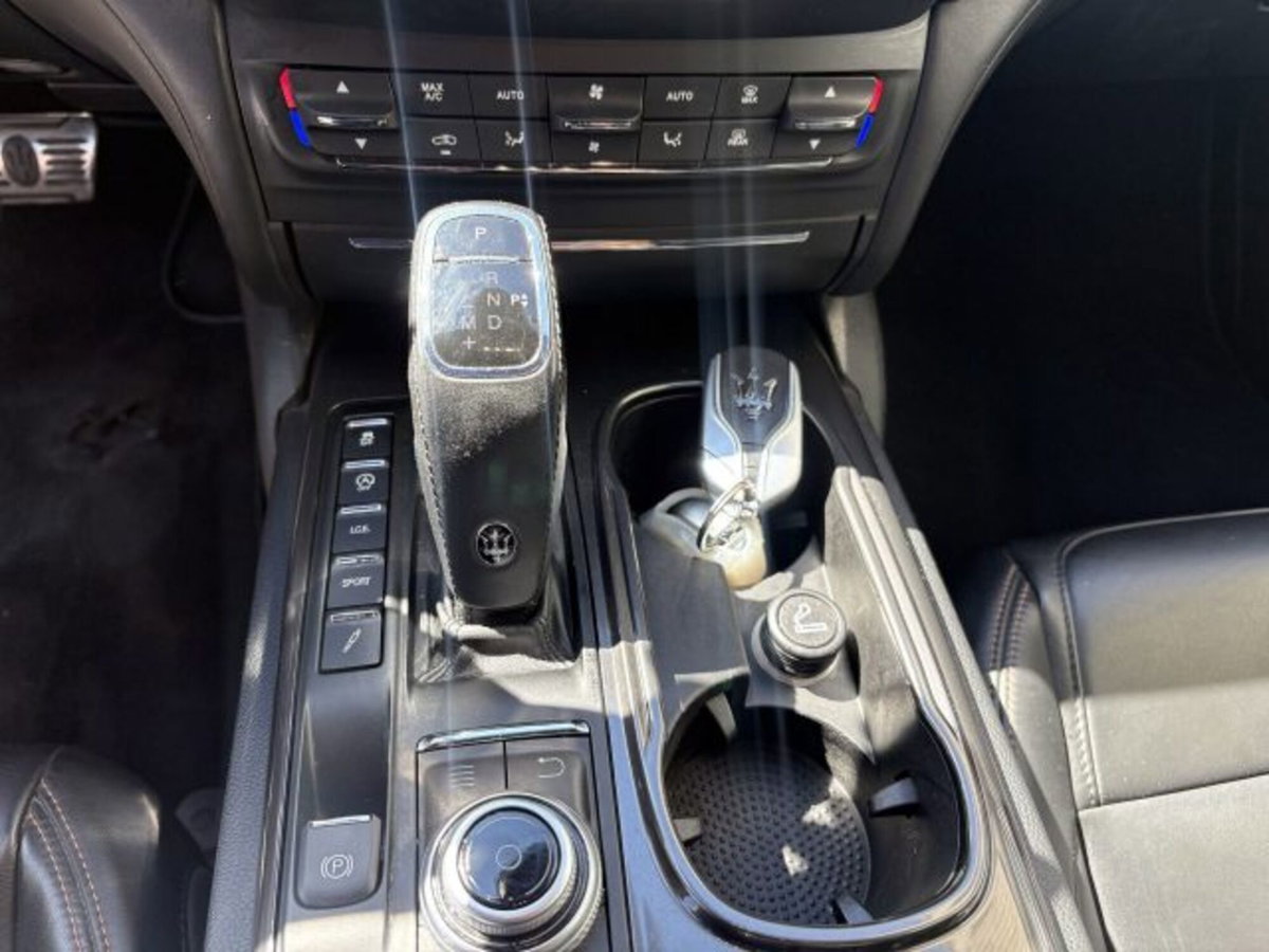 Maserati Ghibli Ghibli V6 Diesel Gransport (16)