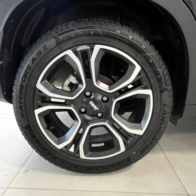 Jeep Avenger 1.2 turbo Summit fwd 100cv (12)