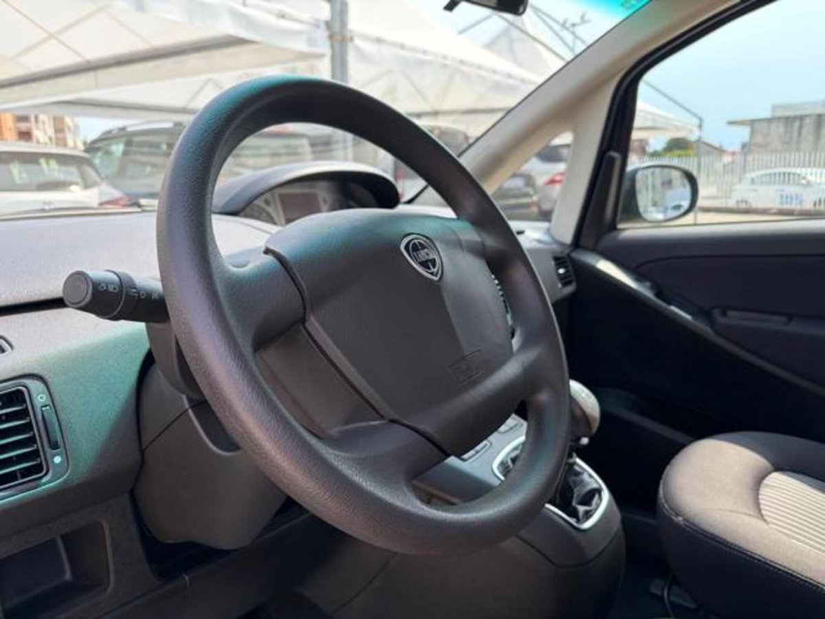Lancia Musa 1.4 16V Oro (7)