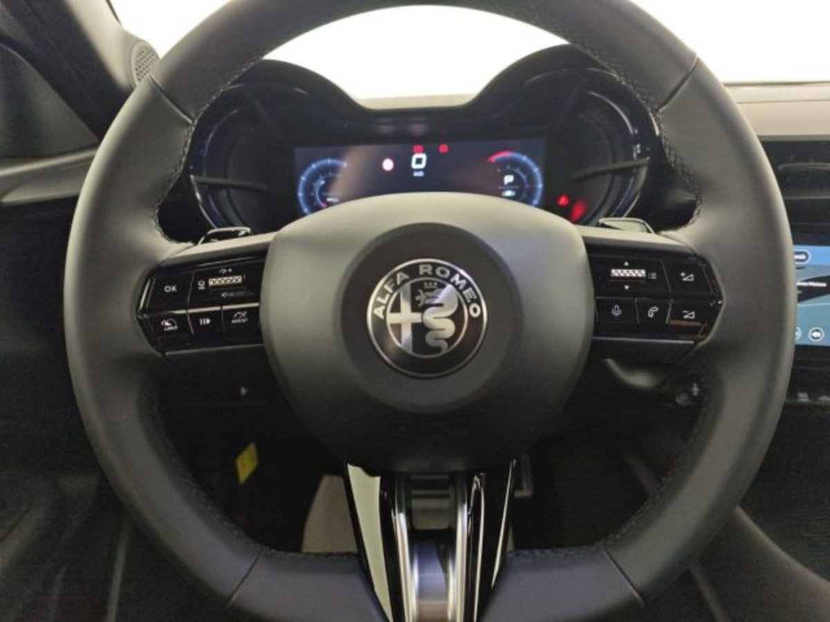 Alfa Romeo Junior 1.2 ibrida 145cv edct6 (10)