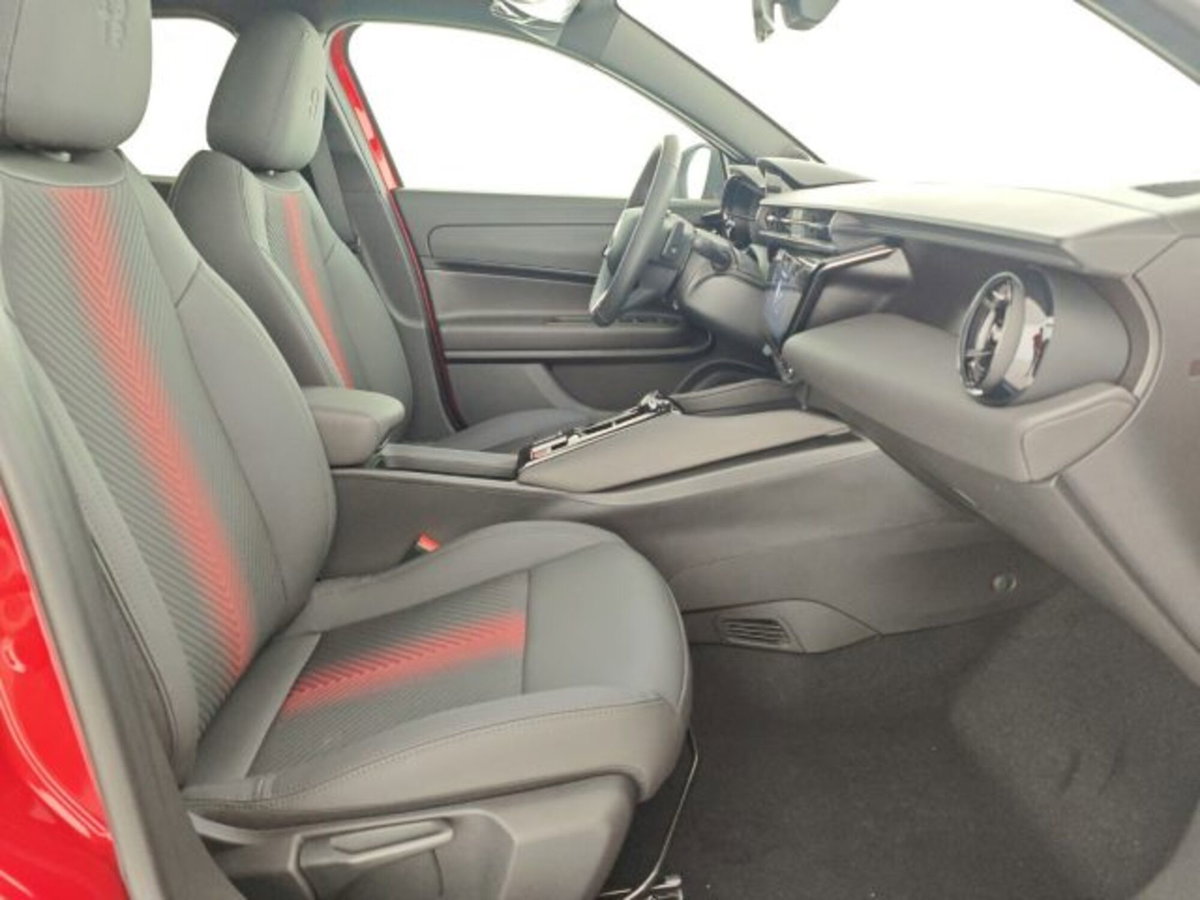Alfa Romeo Junior 1.2 ibrida 145cv edct6 (14)