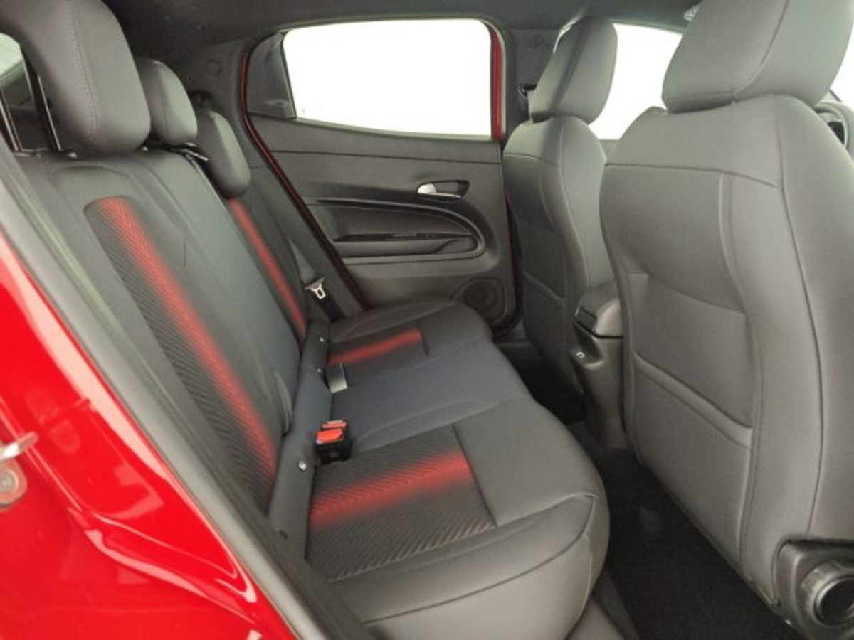 Alfa Romeo Junior 1.2 ibrida 145cv edct6 (16)