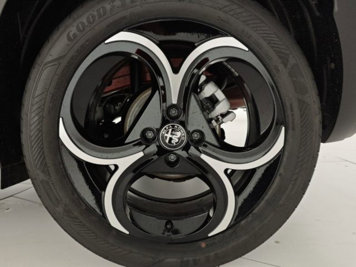 Alfa Romeo Junior 1.2 ibrida 145cv edct6 (20)