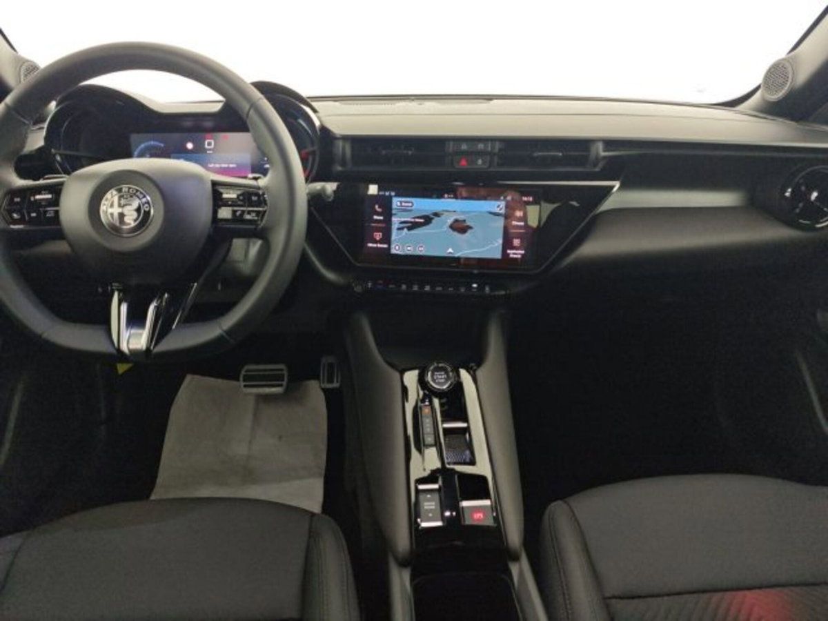 Alfa Romeo Junior 1.2 ibrida 145cv edct6 (9)