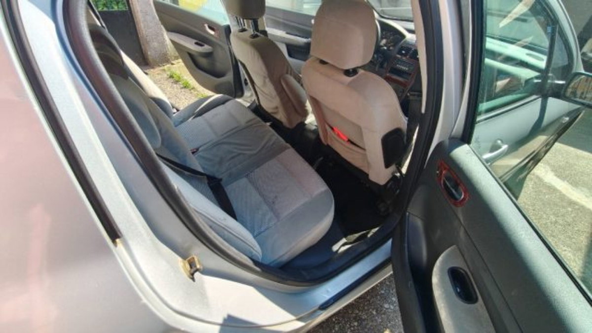 Peugeot 307 16V 5p. XT (10)