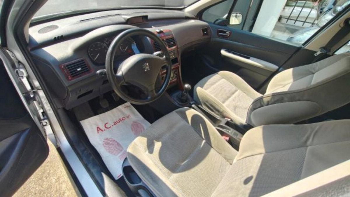 Peugeot 307 16V 5p. XT (5)