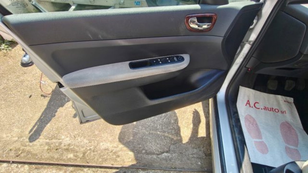 Peugeot 307 16V 5p. XT (6)