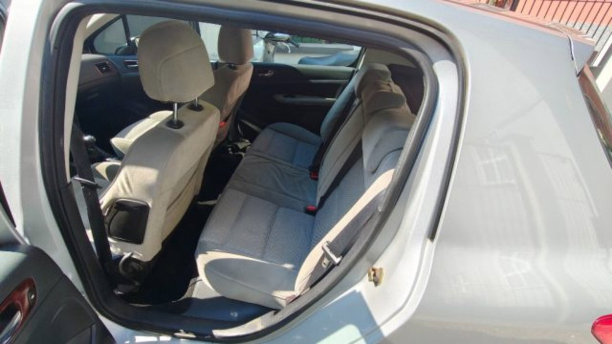 Peugeot 307 16V 5p. XT (8)
