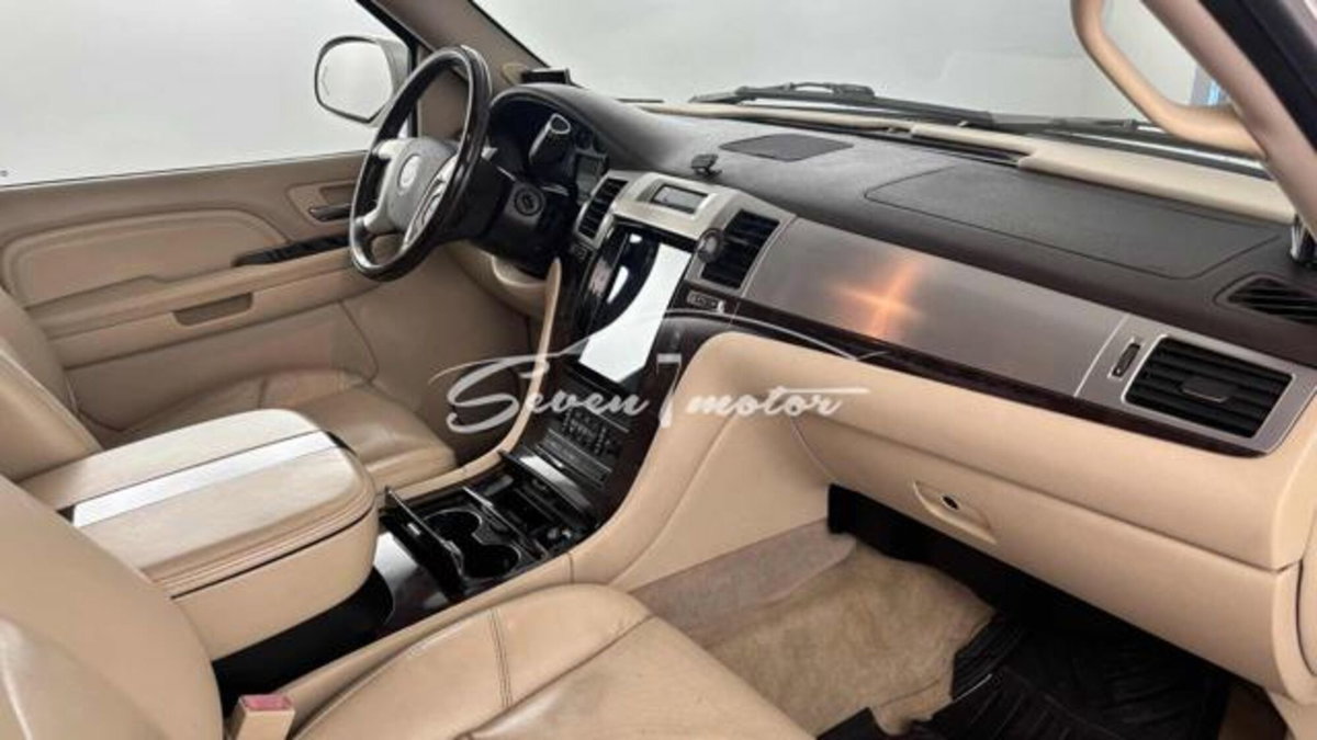 Cadillac Escalade 6.2 V8 aut. Sport Luxury (13)