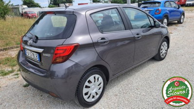 Toyota Yaris 1.0 5 porte Active (2)