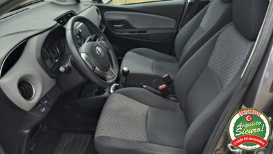 Toyota Yaris 1.0 5 porte Active (4)
