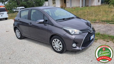 Toyota Yaris 1.0 5 porte Active (9)