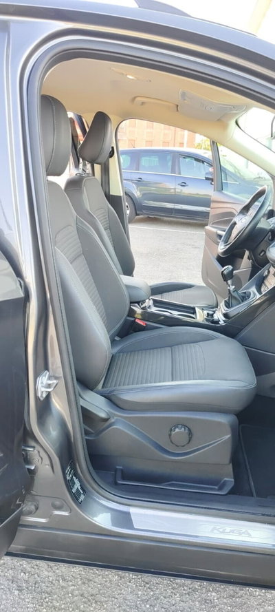 Ford Kuga 1.5 TDCI 120 CV S&S 2WD ST-Line Business (15)