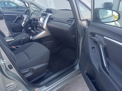 Toyota Verso 2.0 D Active 7 posti (13)