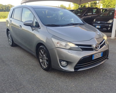 Toyota Verso 2.0 D Active 7 posti (2)