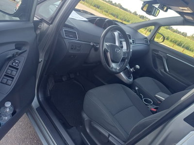 Toyota Verso 2.0 D Active 7 posti (20)