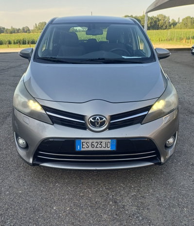 Toyota Verso 2.0 D Active 7 posti (3)