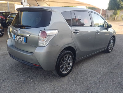 Toyota Verso 2.0 D Active 7 posti (7)