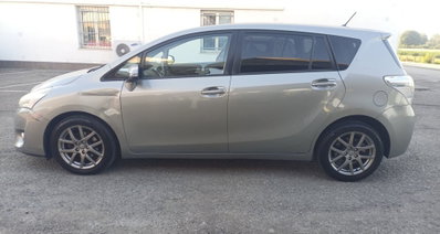 Toyota Verso 2.0 D Active 7 posti (8)