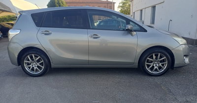 Toyota Verso 2.0 D Active 7 posti (9)