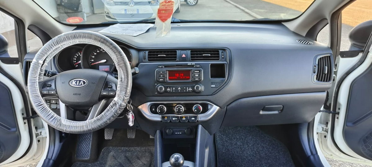 Kia Rio 1.2 CVVT 5p. EX (10)