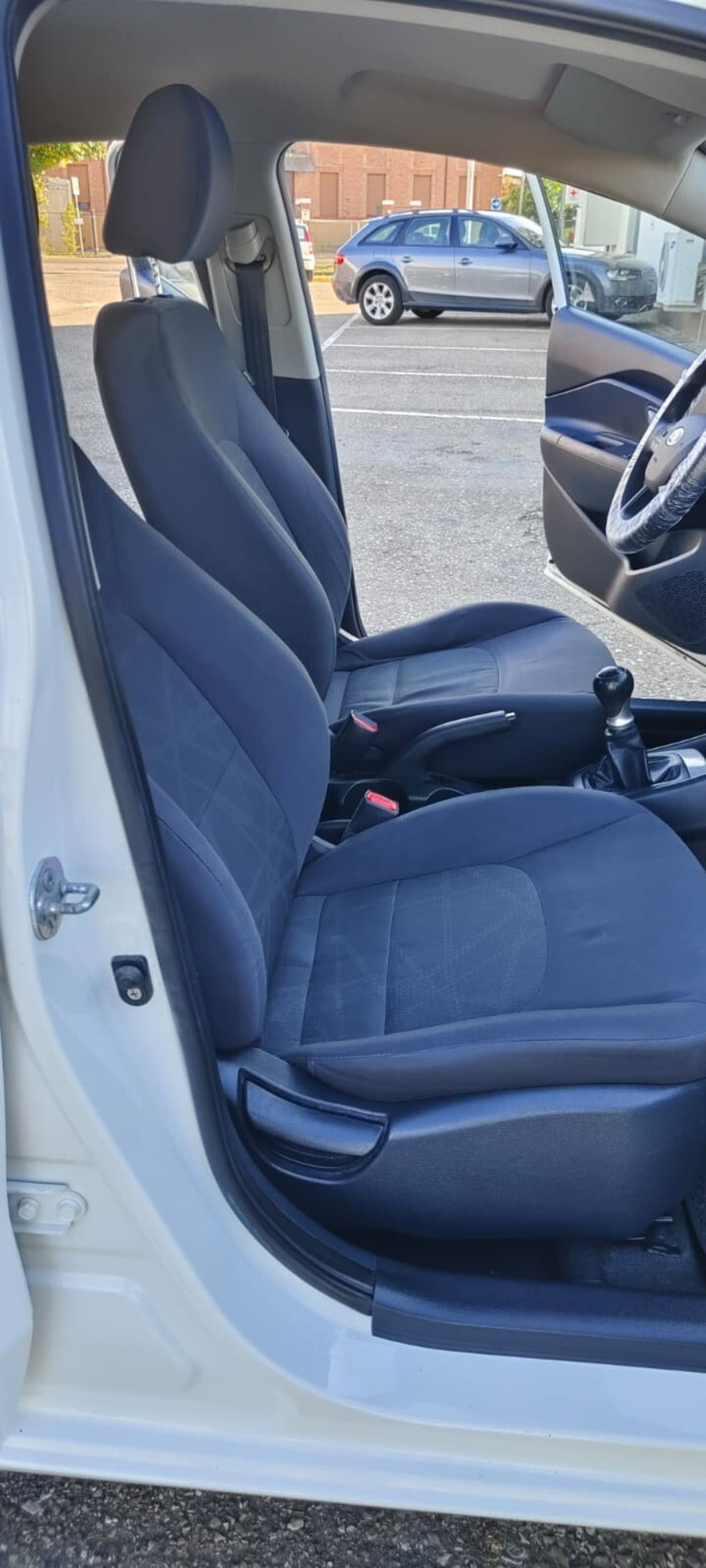 Kia Rio 1.2 CVVT 5p. EX (11)