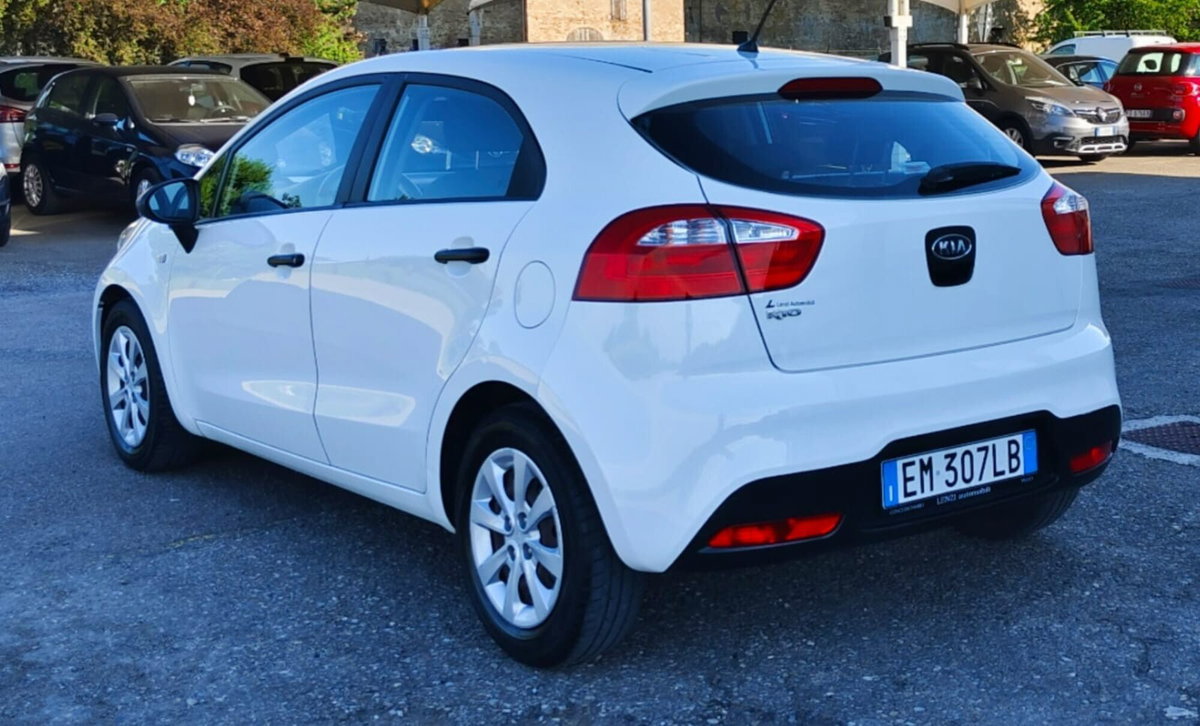 Kia Rio 1.2 CVVT 5p. EX (13)