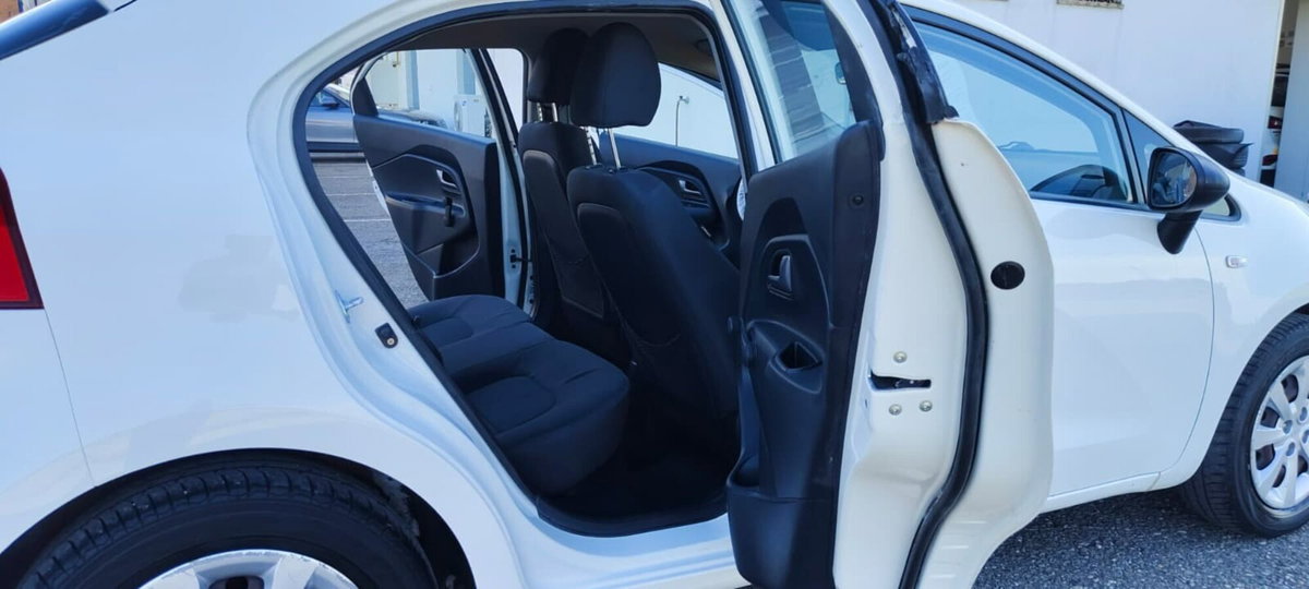 Kia Rio 1.2 CVVT 5p. EX (15)