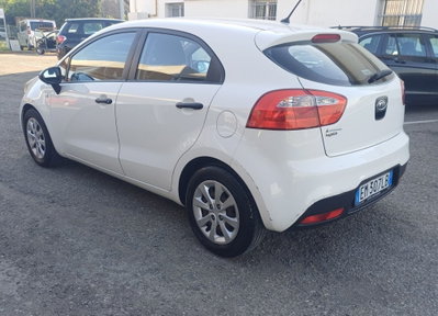 Kia Rio 1.2 CVVT 5p. EX (6)