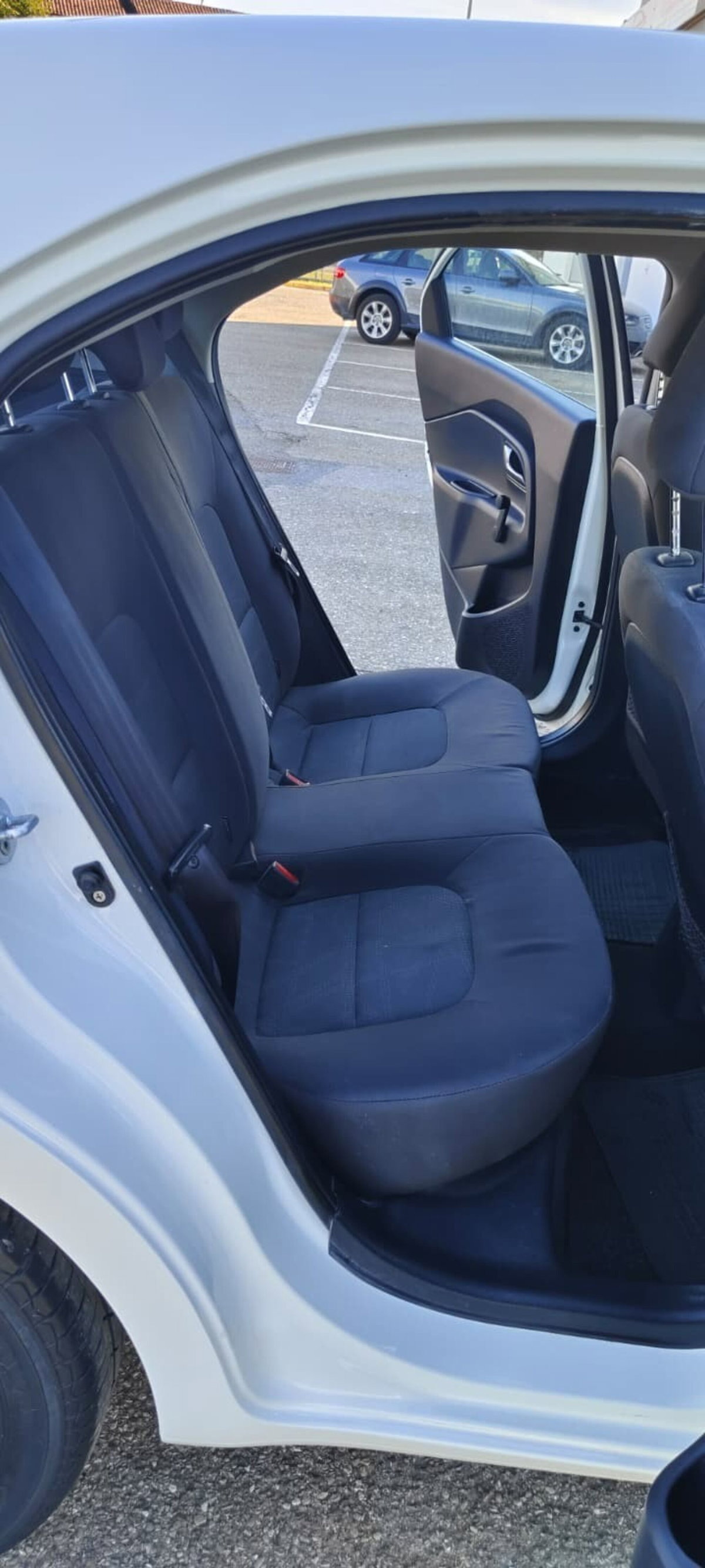 Kia Rio 1.2 CVVT 5p. EX (9)