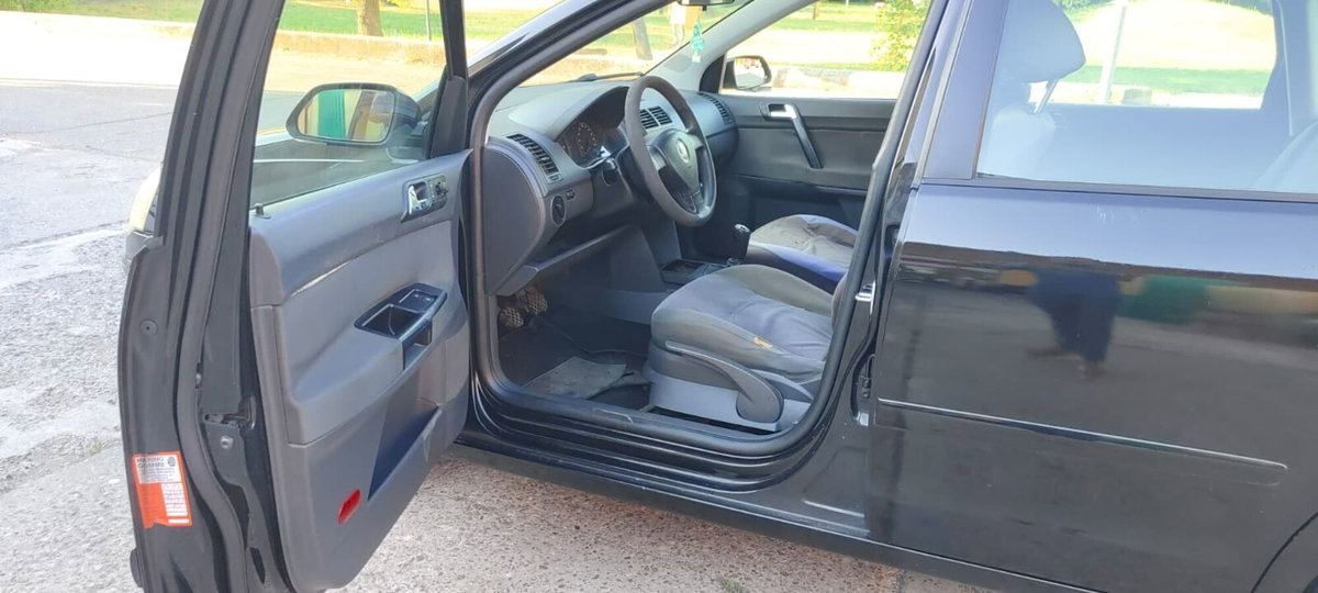 Volkswagen Polo 1.4/69CV TDI 3p. Sportline (13)