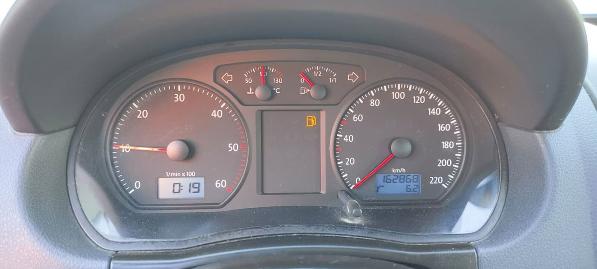 Volkswagen Polo 1.4/69CV TDI 3p. Sportline (17)