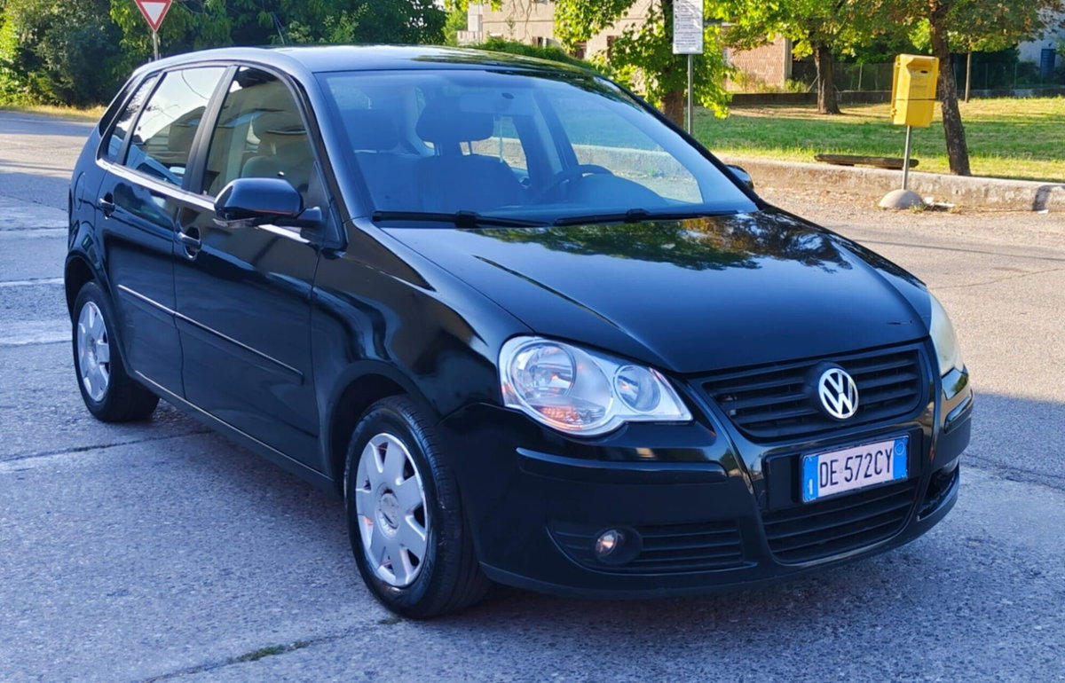 Volkswagen Polo 1.4/69CV TDI 3p. Sportline (18)
