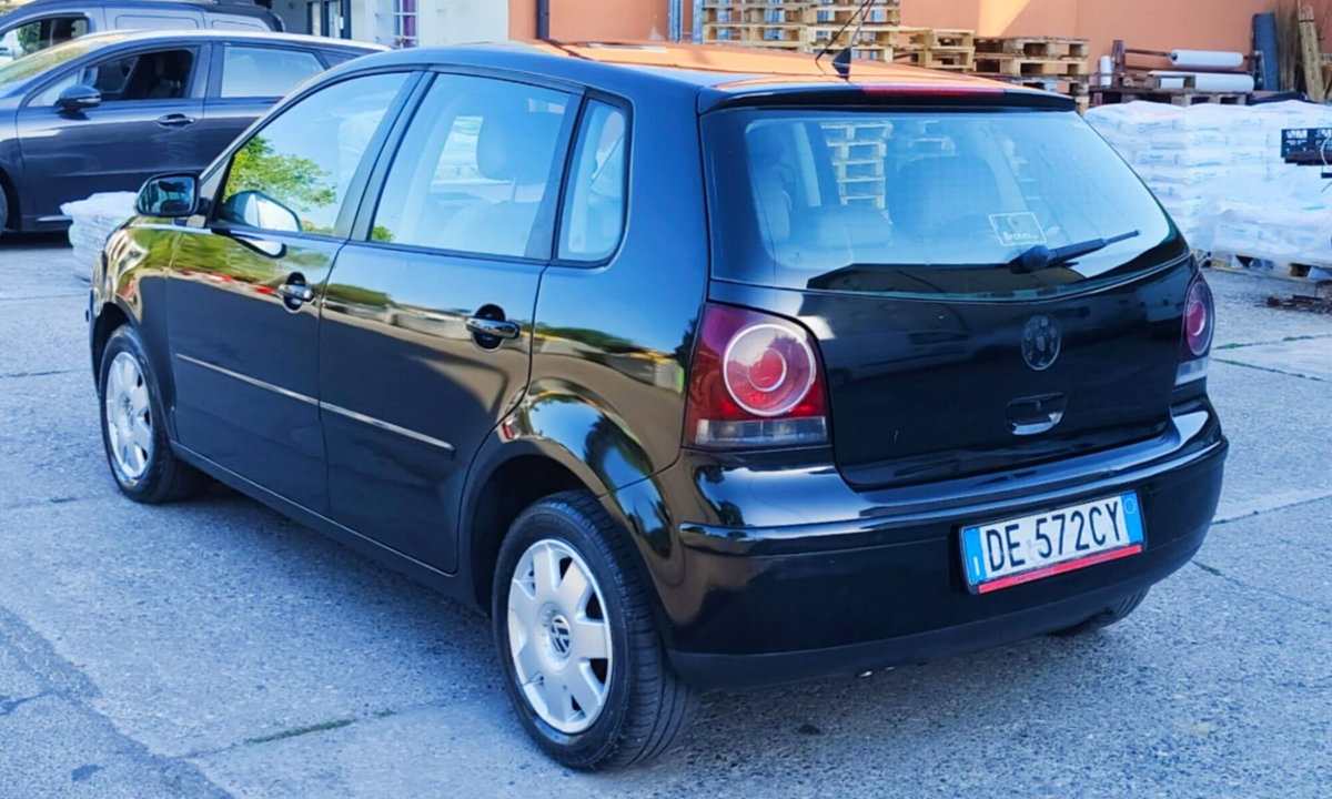 Volkswagen Polo 1.4/69CV TDI 3p. Sportline (19)