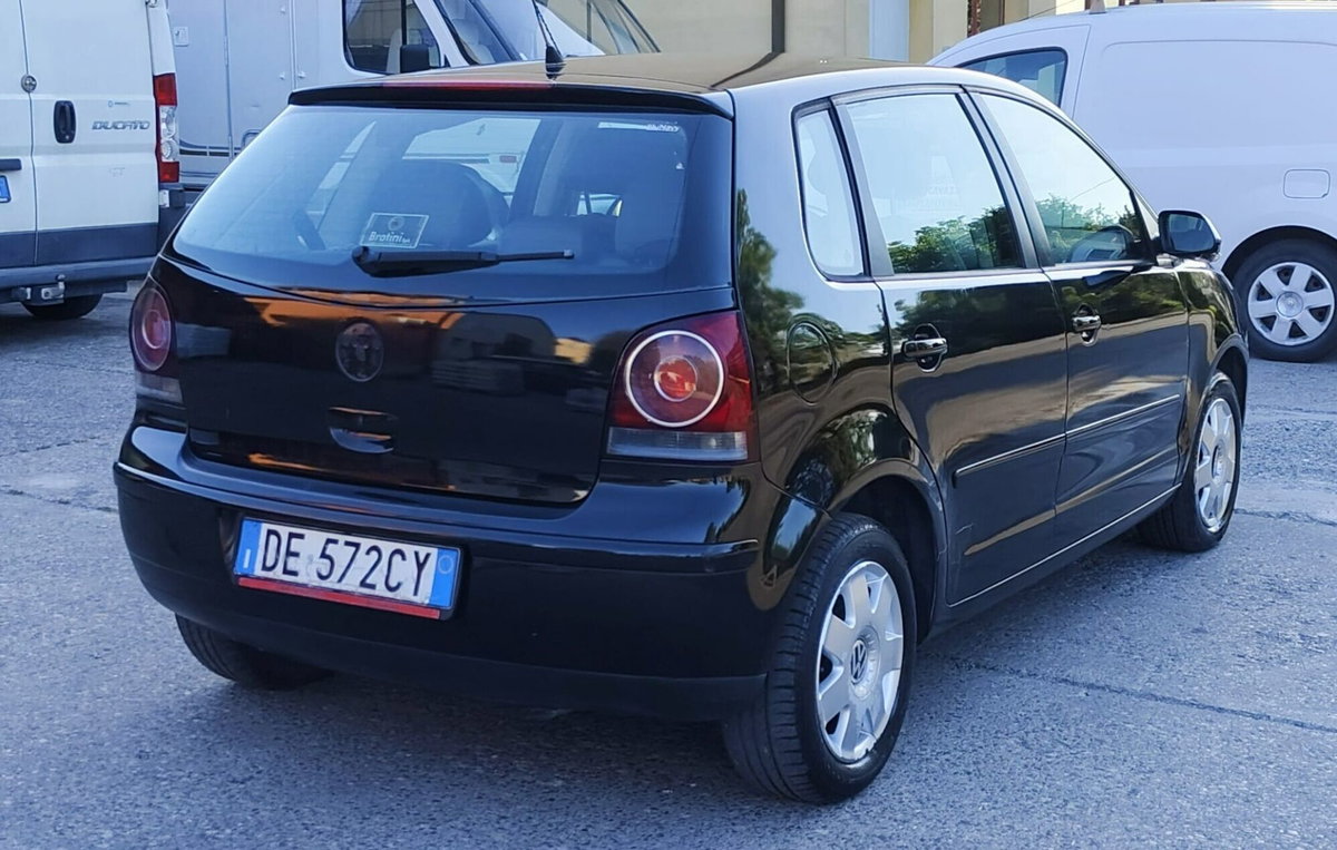 Volkswagen Polo 1.4/69CV TDI 3p. Sportline (9)