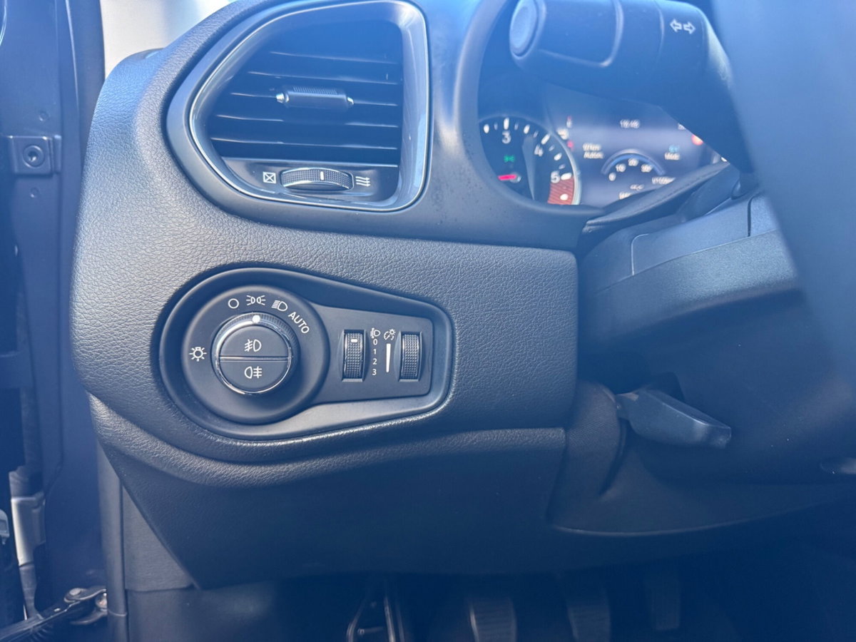 Jeep Renegade 1.6 Mjt 130 CV Limited (10)