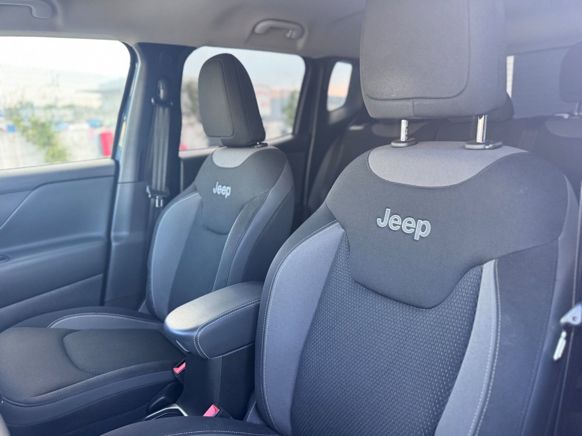 Jeep Renegade 1.6 Mjt 130 CV Limited (12)