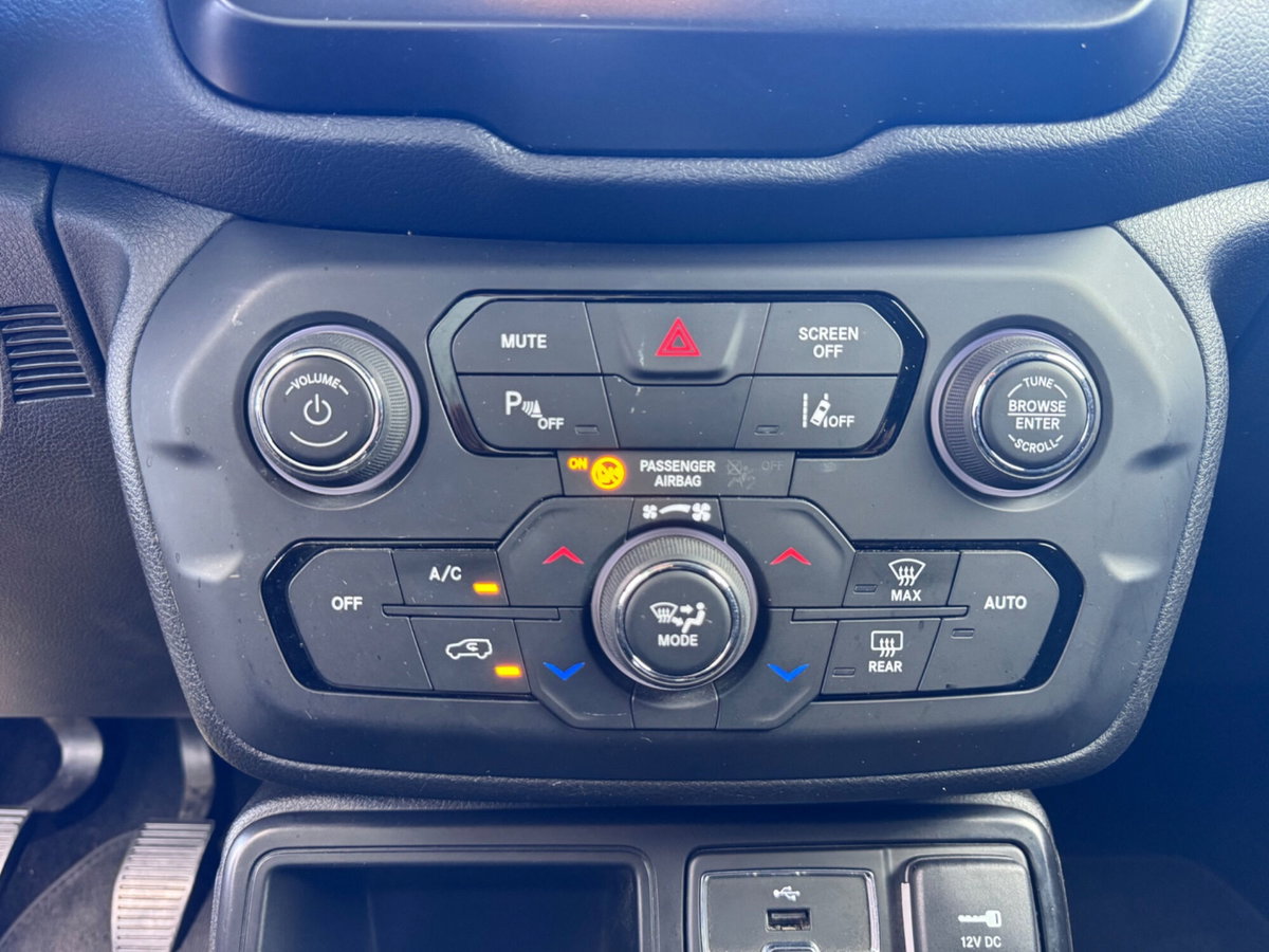 Jeep Renegade 1.6 Mjt 130 CV Limited (9)