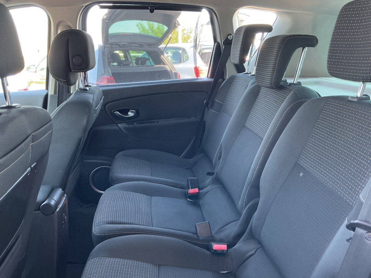 Renault Scenic E-Tech Electric 1.5 dCi 110CV Luxe (14)