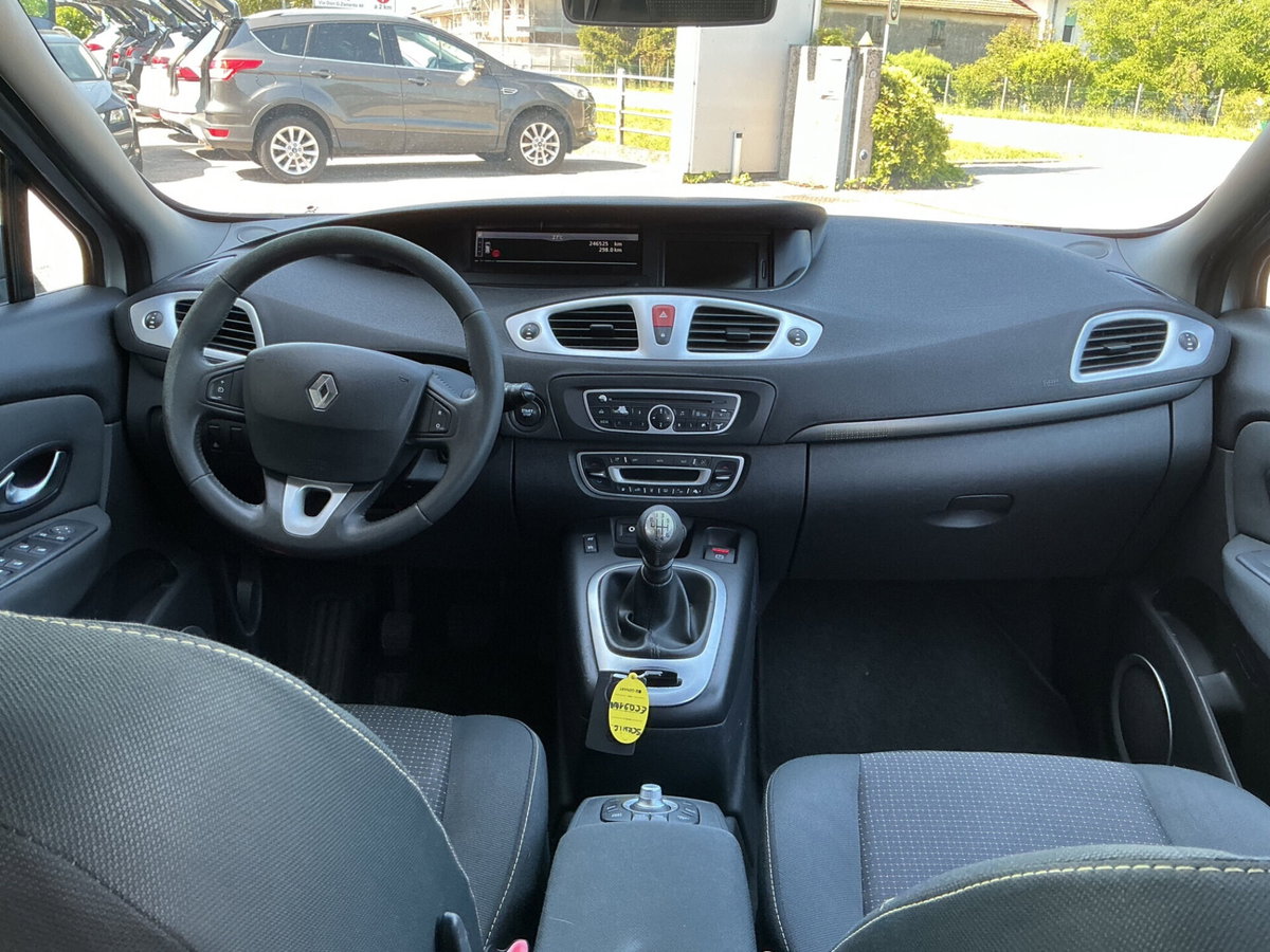 Renault Scenic E-Tech Electric 1.5 dCi 110CV Luxe (15)