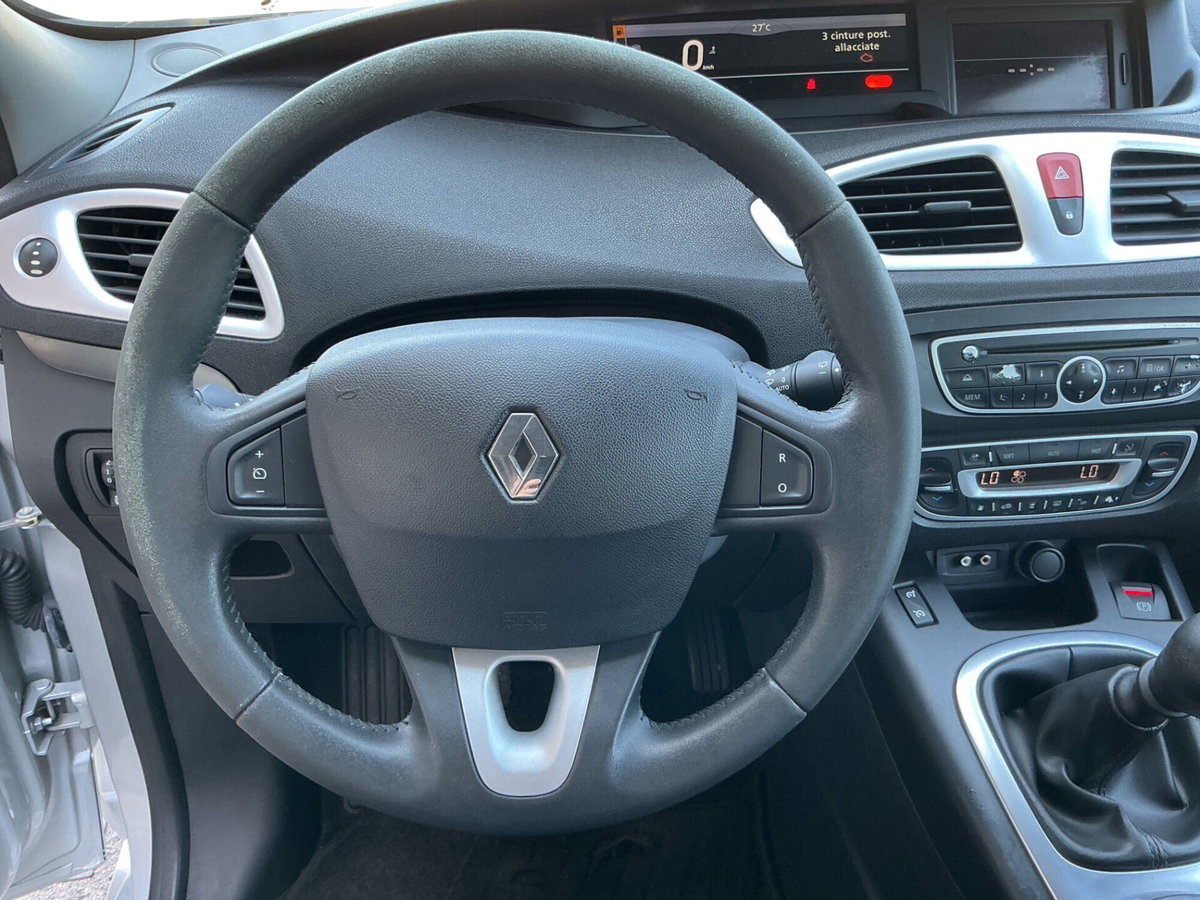 Renault Scenic E-Tech Electric 1.5 dCi 110CV Luxe (9)