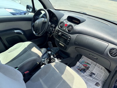 Citroen C3 1.4 HDi 70CV Classique (16)