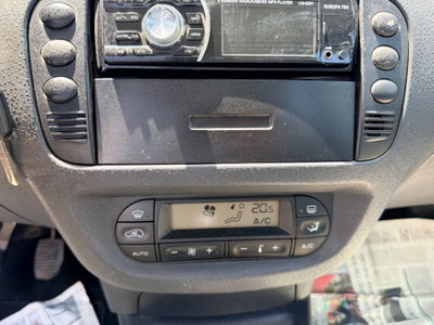 Citroen C3 1.4 HDi 70CV Classique (18)