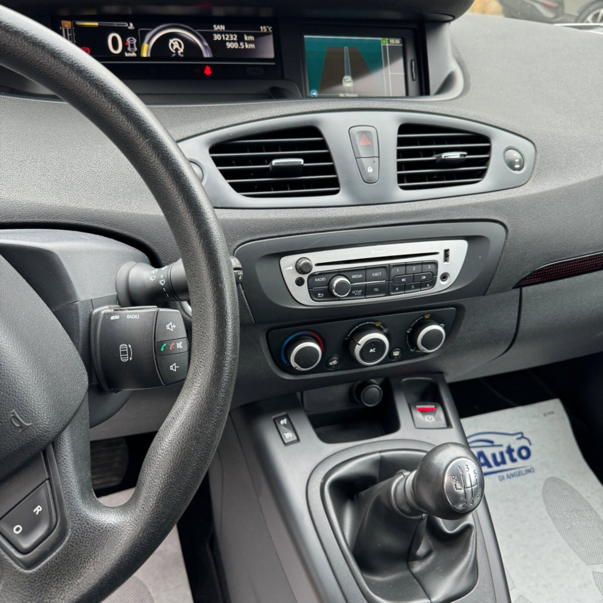 Renault Scenic E-Tech Electric 1.5 dCi 110CV Dynamique (10)